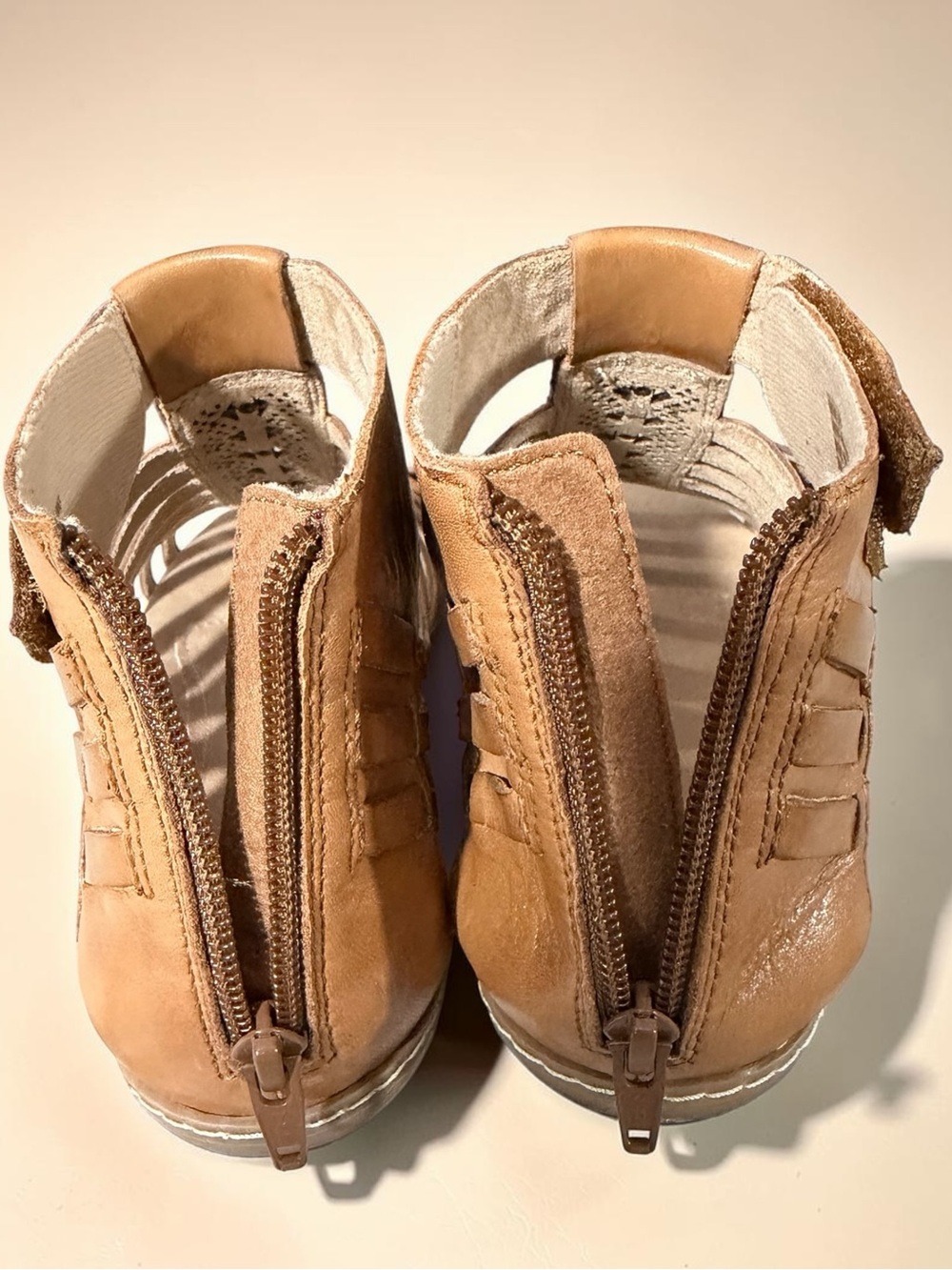 Earth Shoes Camellia Marconi Gladiators - Size 10 - Picture 11 of 15